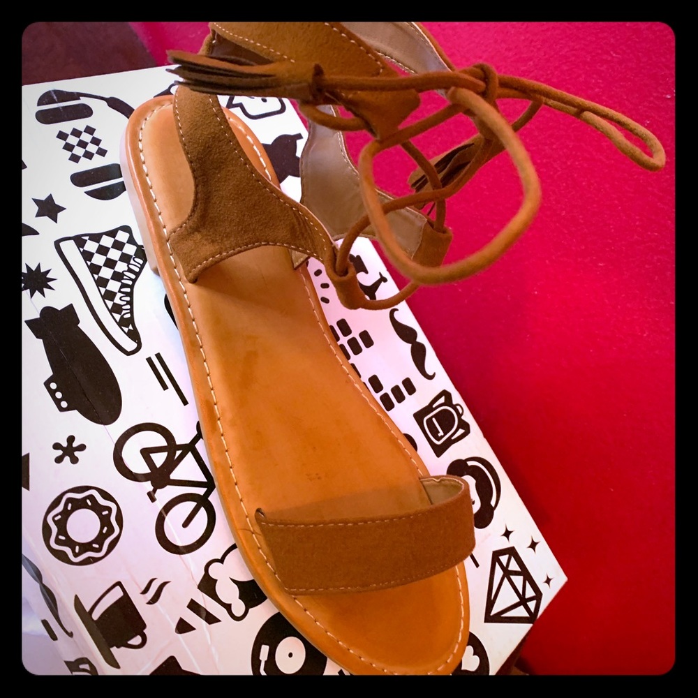 Brand New Bamboo Brand Brown Tie Sandals